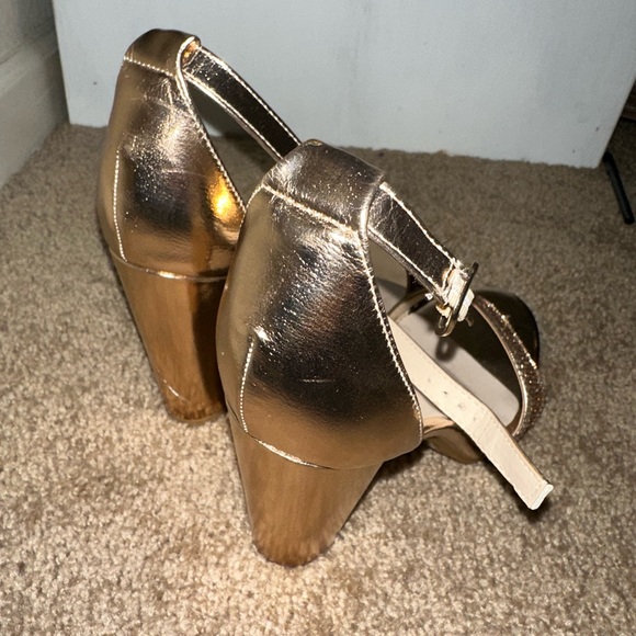 David’s Bridal rose gold heels size 10 - Picture 3 of 5
